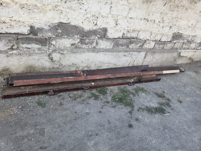 Darvoza taxta eshigi bilan 6 Darvoza taxta eshigi bilan 6