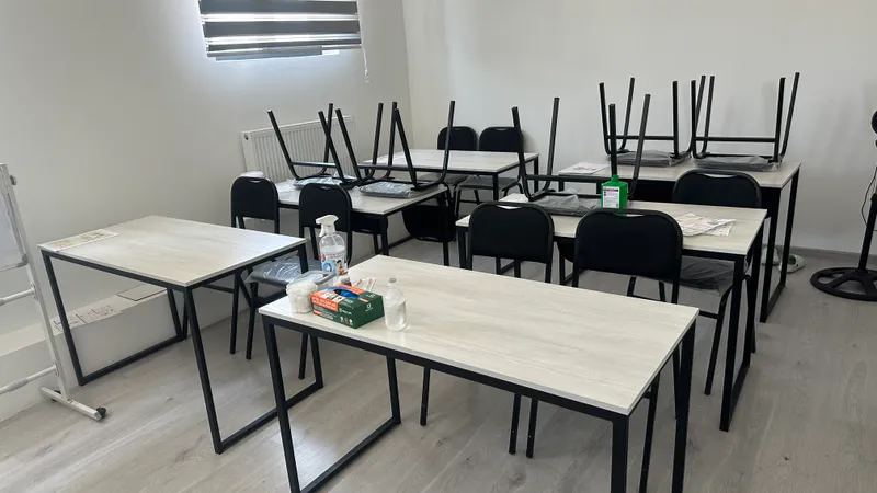 Parta stullar 6 ta parta 12 ta stul