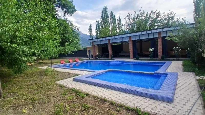 Dacha Brichmullada oila va ulfatlar uchun