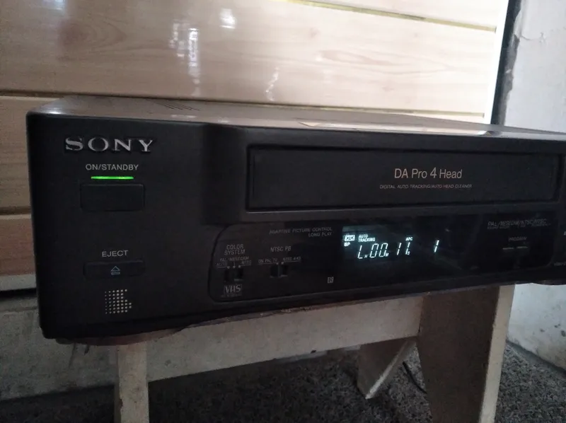 Видеомагнитофон Sony (не работает). Видеомагнитофон 3