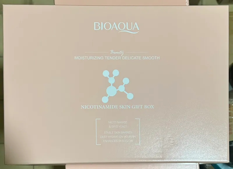 bioaqua ayollar qizlar yuzlari uchun nabor 3 bioaqua ayollar qizlar yuzlari uchun nabor 3