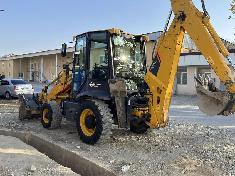 Lugong 765 modeli (jcb) sotiladi.