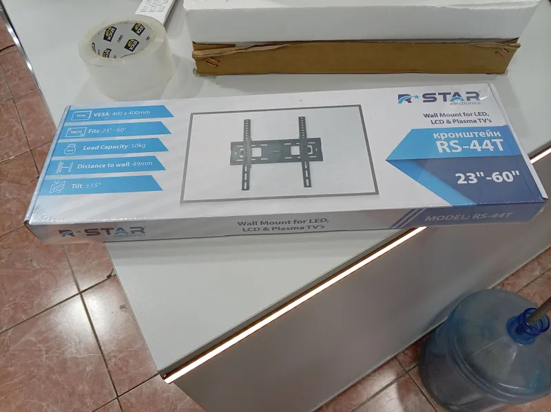 кранштейн на телевизор R*star RS-44T