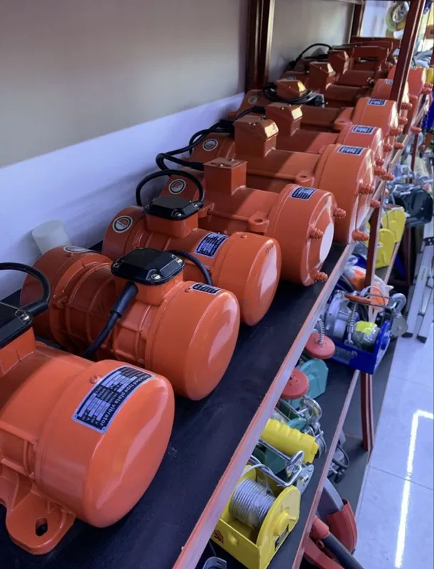 Вибратор площадочный 220V,380V от 0,37квт до 3квт Вибратор площадочный 220V,380V от 0,37квт до 3квт