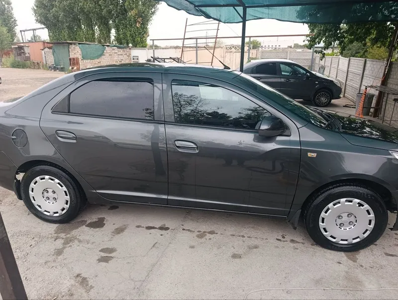 Srochno sotiladi kobilit moshina gazi bor aftomat karopka 5