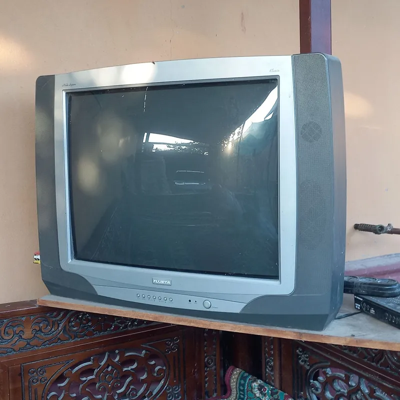 Televizor sotiladi holati yaxshi