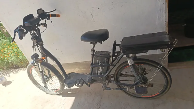 Sukutir pidali . Sukutir pidali .