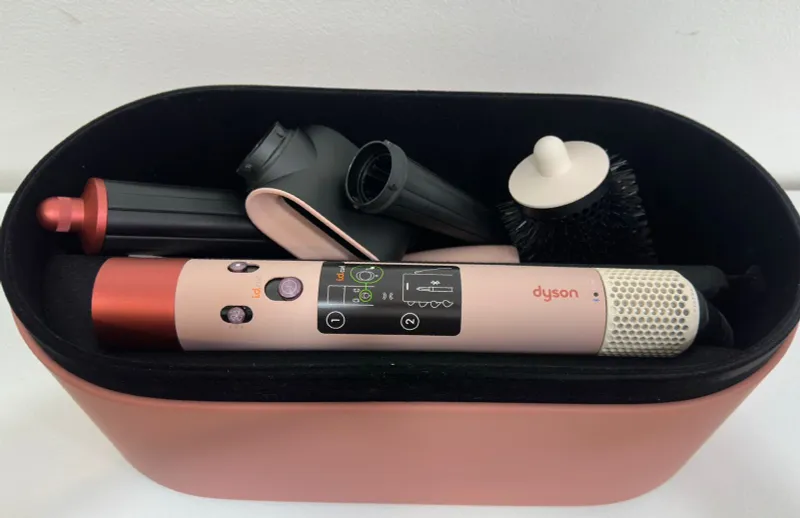 Dyson Airwrap i.d. (Kanzan Pink) 2 Dyson Airwrap i.d. (Kanzan Pink) 2