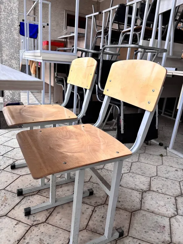 Столы и стулья в комплекте, новые, продам срочно 4 Столы и стулья в комплекте, новые, продам срочно 4