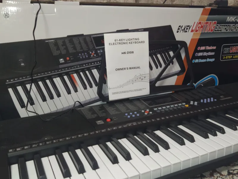 Sintezator MK2108