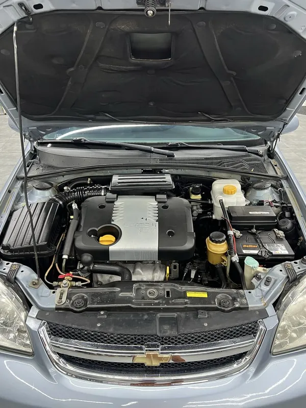Chevrolet Lacetti 2011, газ есть 6