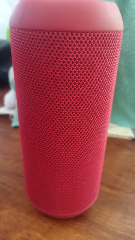 Продам колонку hoco JBL играет громко сочна басс класс качества супер 7