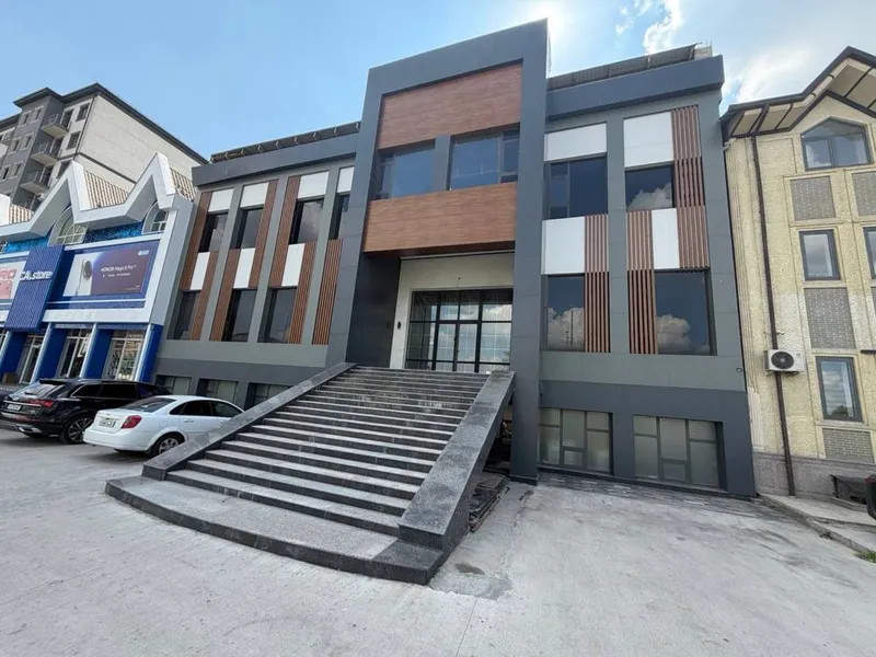 Здания с 1800 м2 продается