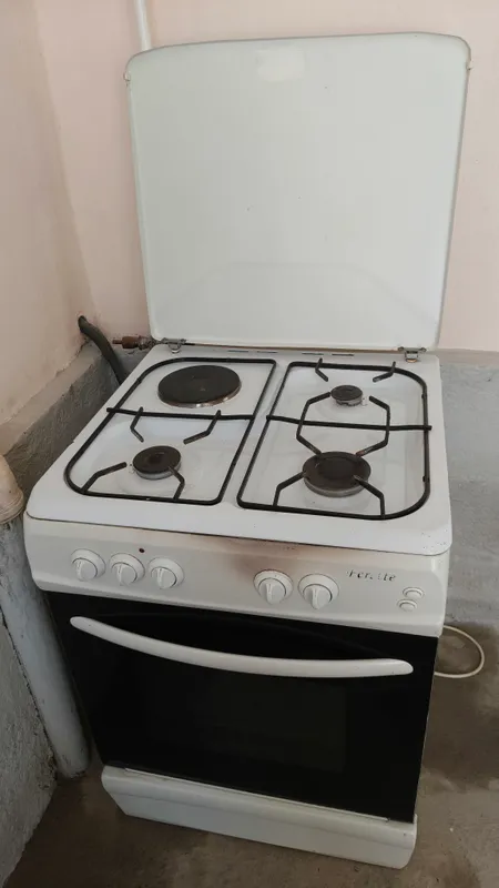 Продаётся газовая плита, хорошо работает 2 Продаётся газовая плита, хорошо работает 2