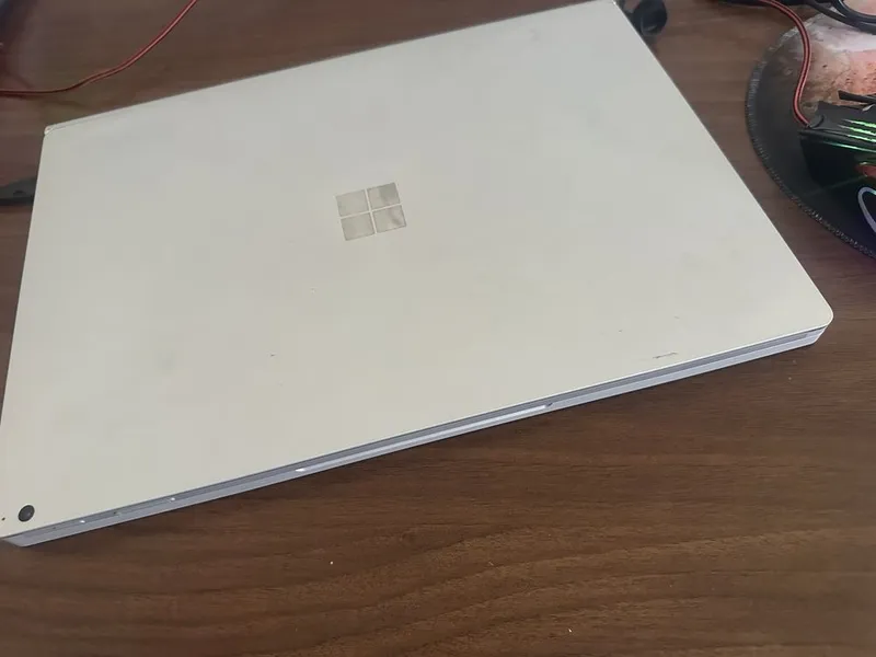 Microsoft Surface Book 2 | i7 | 16 GB RAM | GTX 1060 6 GB | SSD 512 GB 2 Microsoft Surface Book 2 | i7 | 16 GB RAM | GTX 1060 6 GB | SSD 512 GB 2