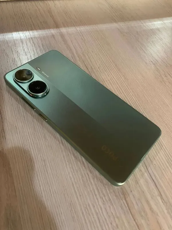 Poco X7 Pro (2025) 4 Poco X7 Pro (2025) 4