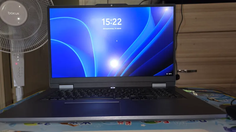 Ноутбук LOQ 17IRX10 продам