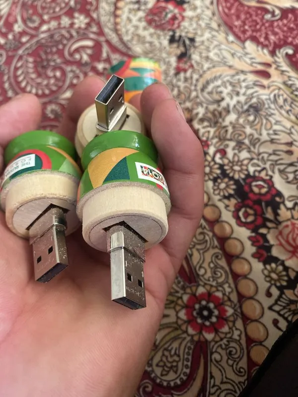 USB 4GB oladigan busa tel qiliyla anchagina bor 1 USB 4GB oladigan busa tel qiliyla anchagina bor 1