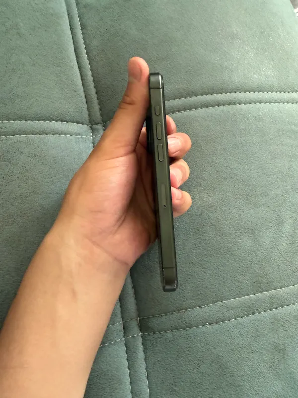 Iphone 15 pro Holati yaxshi 10/7 Pamiti 128 kardak — фото 5