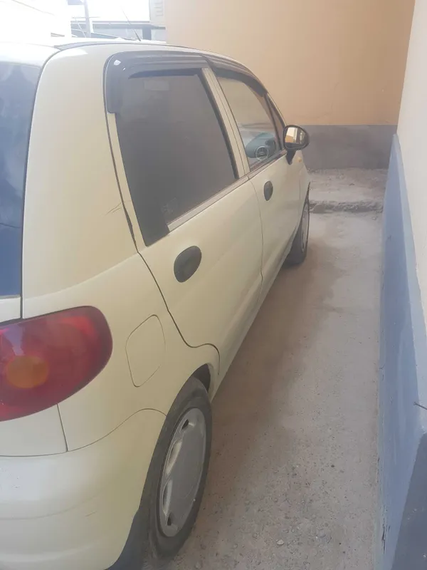 Matiz MX rangi qaymoq rang