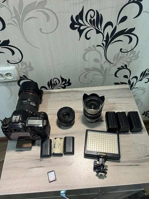 Canon 5D mark 4 IV 1