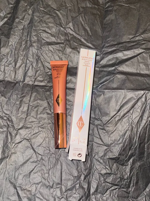 ✨ Charlotte Tilbury Pillow Talk Beauty Blush Wand 2