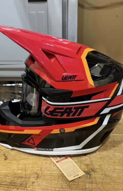 Leatt 7.5 Kit enduro shlemi, M o‘lcham 3 Leatt 7.5 Kit enduro shlemi, M o‘lcham 3