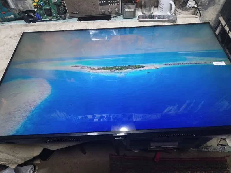 Televizor Samsung 43 original smart 4 K 4