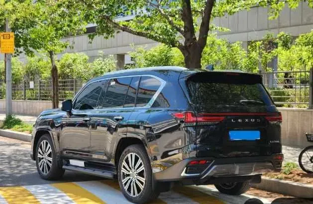 Lexus LX700 LUXURY — фото 2
