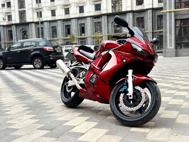 Sportbike Yamaha R6 2002 ideal moto
