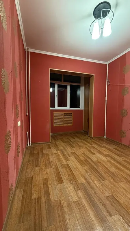 Продаётся уютная 2-комнатная квартира с французской планировкой и просторным балконом 5 Продаётся уютная 2-комнатная квартира с французской планировкой и просторным балконом 5