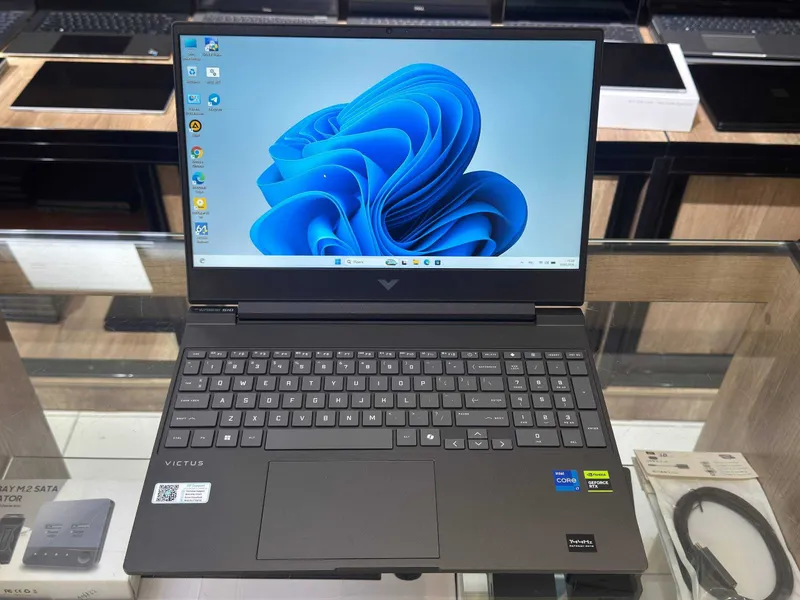 HP Victus 15-fa2xxx Core i7-13620H ram 16 ddr5 ssd 512 RTX 5050 8Gb