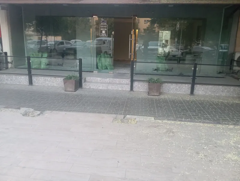 sroshni oyna sotiladi narxini kelishamiz