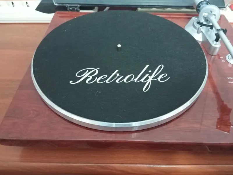 Проигрыватель винил дисков Retrolife HQ-KZ006. 3 Проигрыватель винил дисков Retrolife HQ-KZ006. 3
