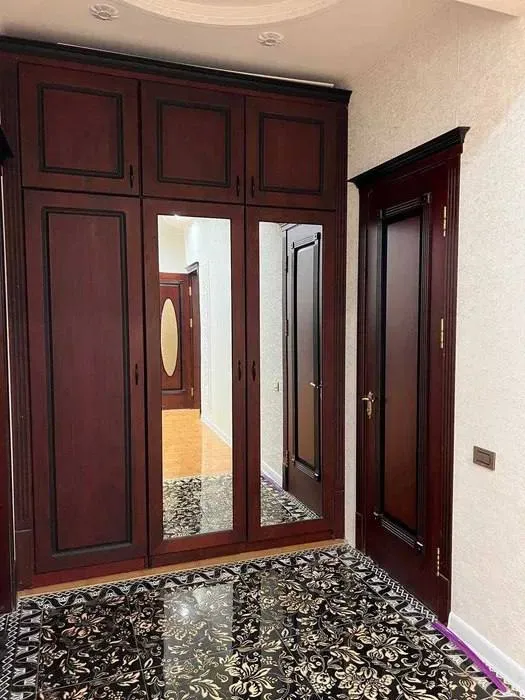 4 xonali kvartira, 150 m2, Mirobod 8
