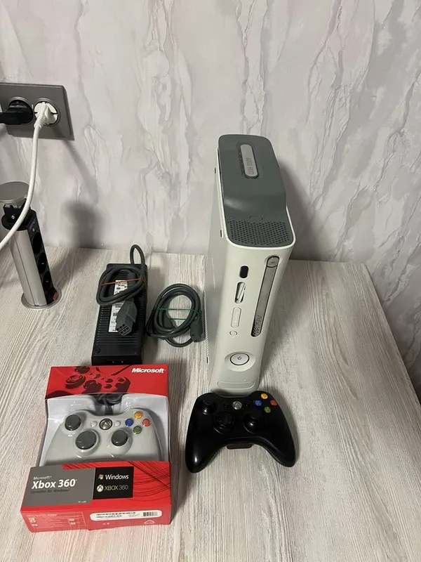Xbox 360 fat, 2 ta joystick 2 Xbox 360 fat, 2 ta joystick 2