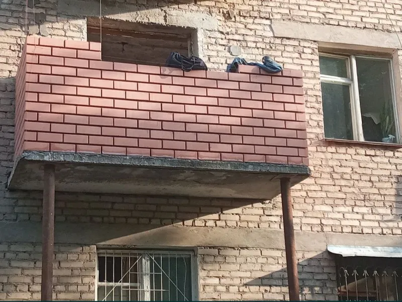 Кладка кирпича ремонт балконы установка решотки казирок — фото 2