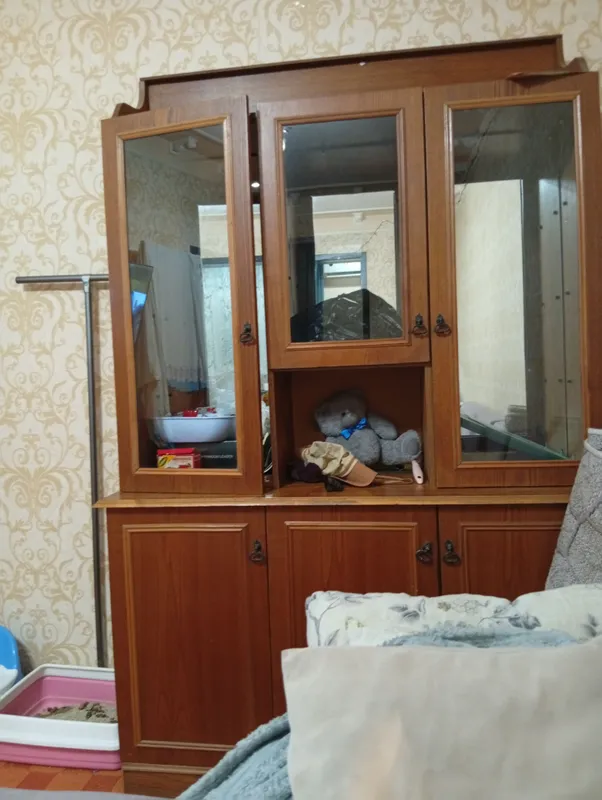 продается сервант