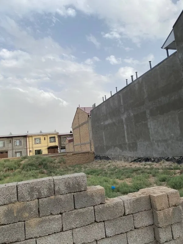 Toshkent viloyati ZangiOta. Tumanida Tokzor(Kamchatka)mahallada yer
