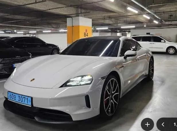 Porsche Taycan 4S