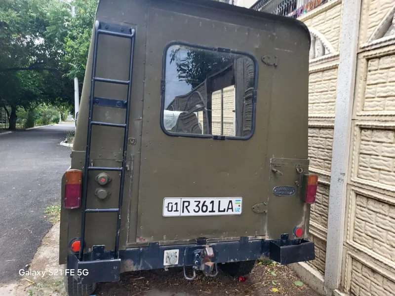 Машина Land-Rover 2 Машина Land-Rover 2