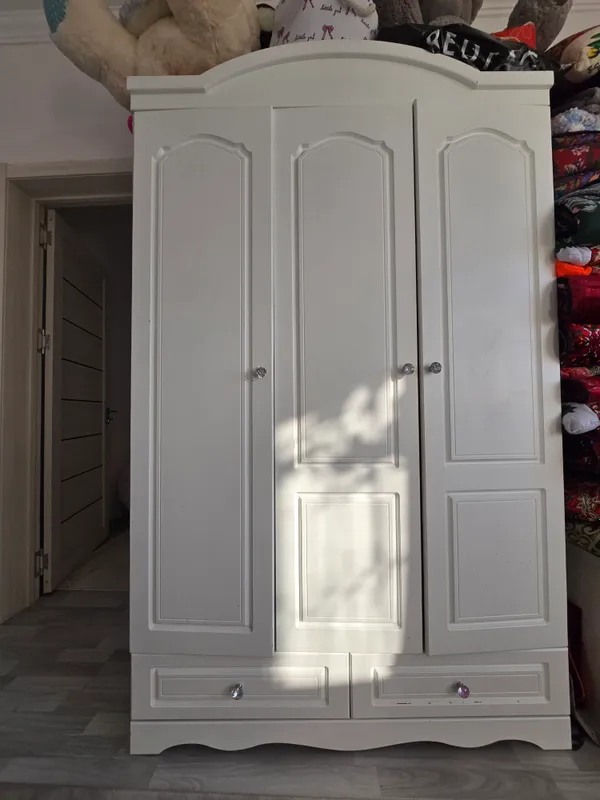 Bolalar kiyim shkafi, mdf, holati yaxshi