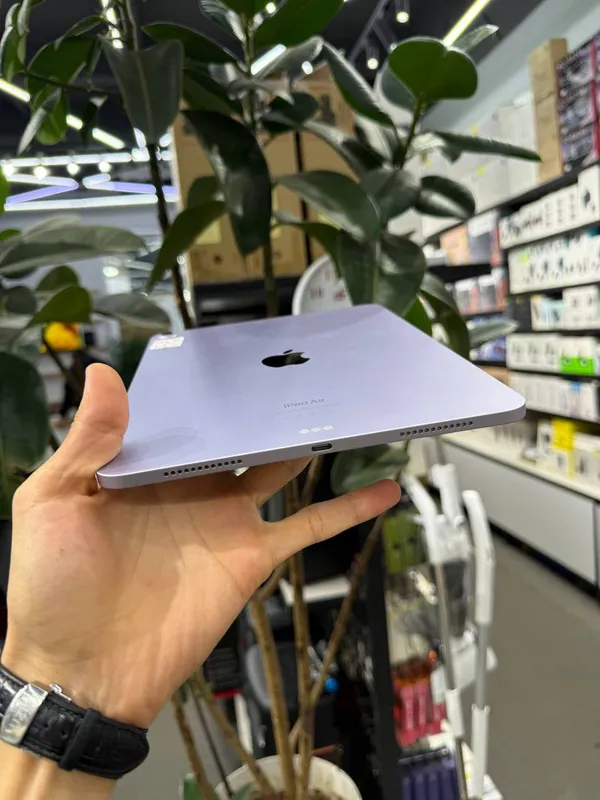iPad Air 11-inch M2 3