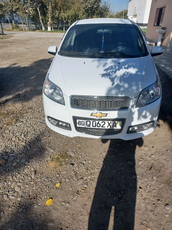 Ravon oq kiraska toza moshina òzimni otimga yuriganiga kiraskasiga jav