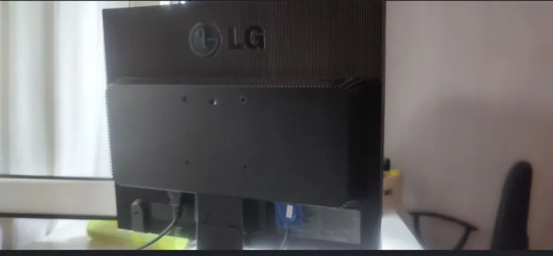 Монитор от LG FLATRON — фото 1