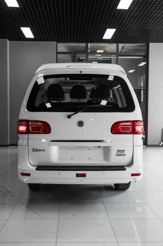 Минивен Dongfeng CM5-EV микроавтобус 8 Минивен Dongfeng CM5-EV микроавтобус 8