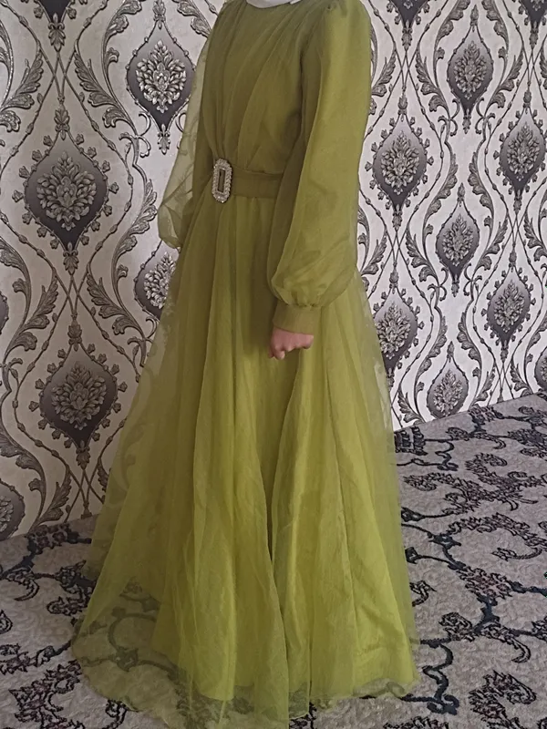 1marta kiyilgan yangi razmer44 qizlar uchun