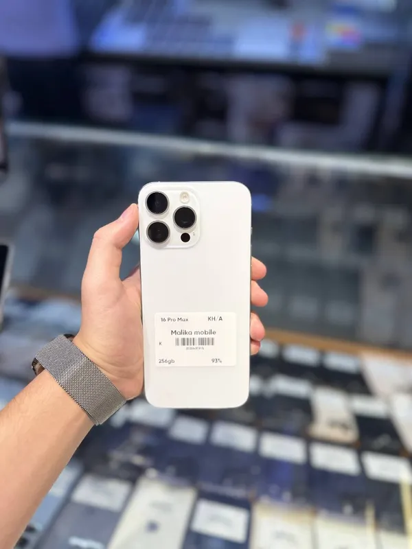 iPhone 16 Pro Max iPhone 16 Pro Max