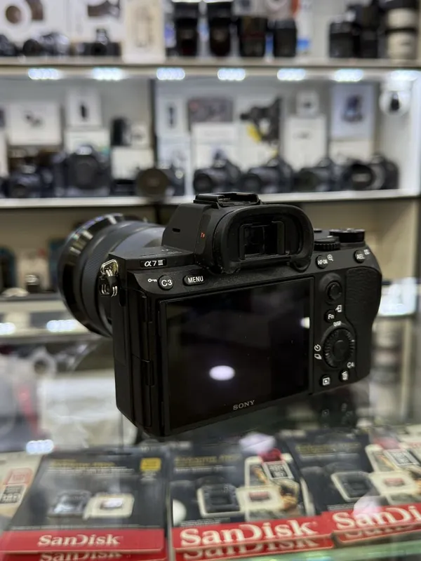 SONY a7 mark 3 sotiladi — фото 1