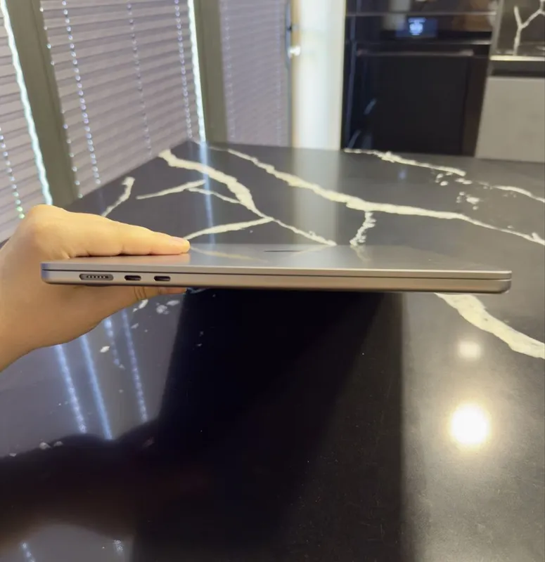MacBook Air M2 8/512gb 4 MacBook Air M2 8/512gb 4